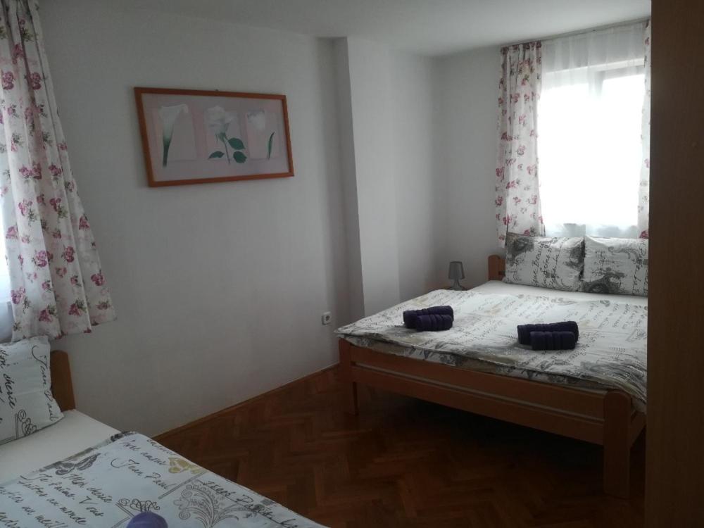 Apartment And Rooms Sidro Petrčane Extérieur photo