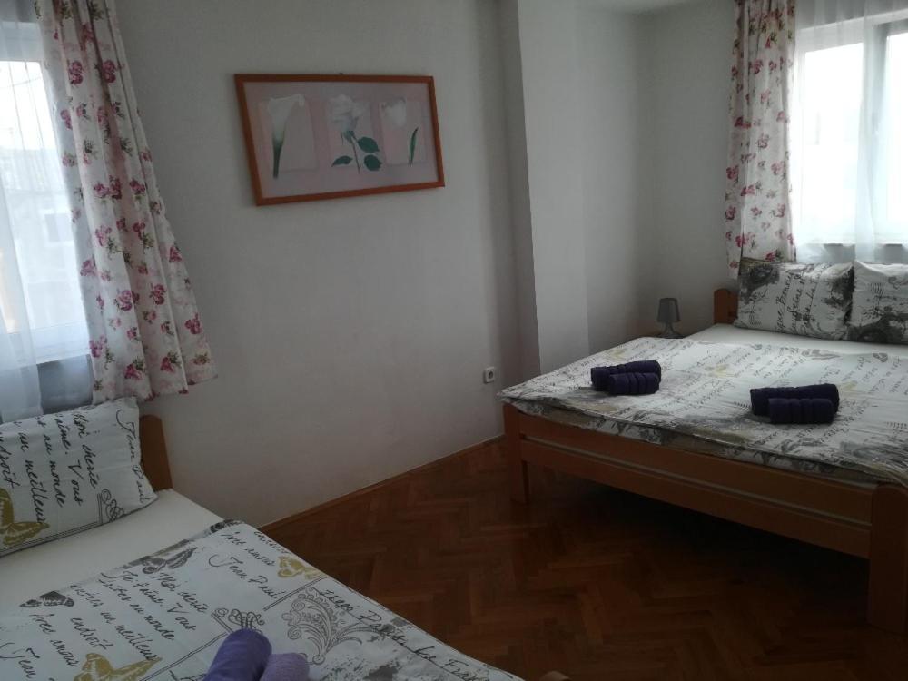 Apartment And Rooms Sidro Petrčane Extérieur photo