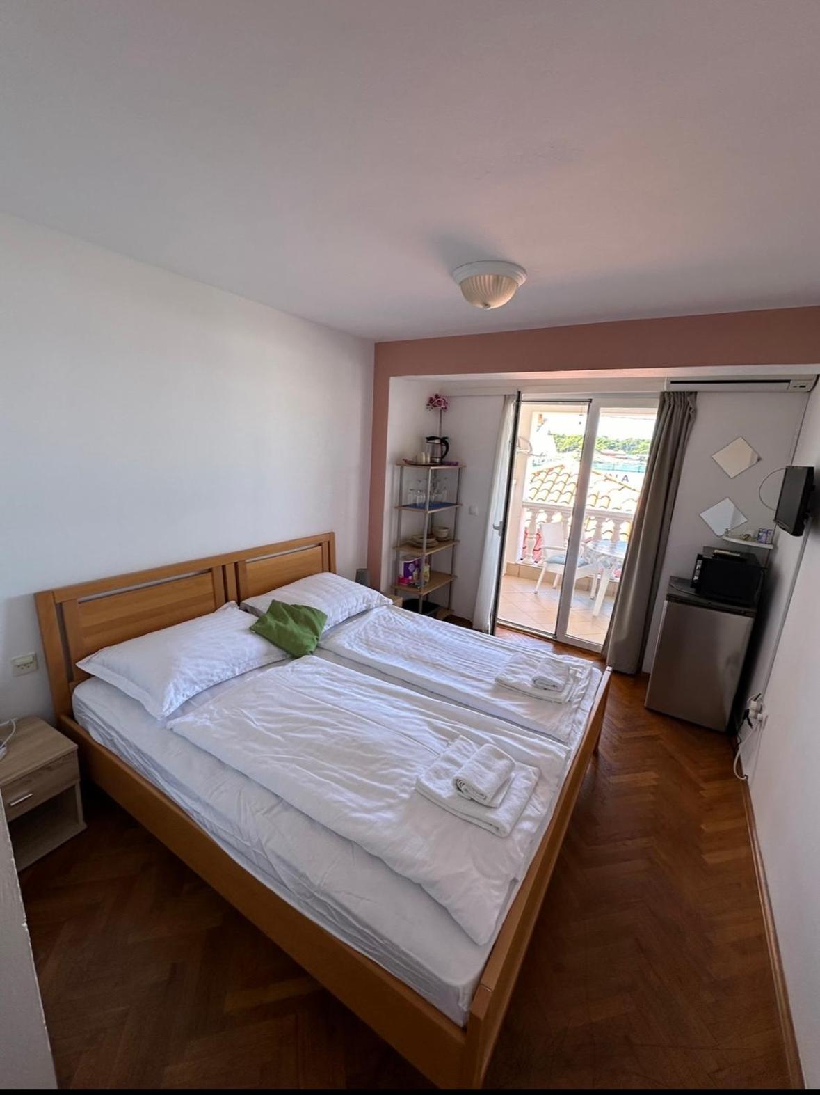 Apartment And Rooms Sidro Petrčane Extérieur photo